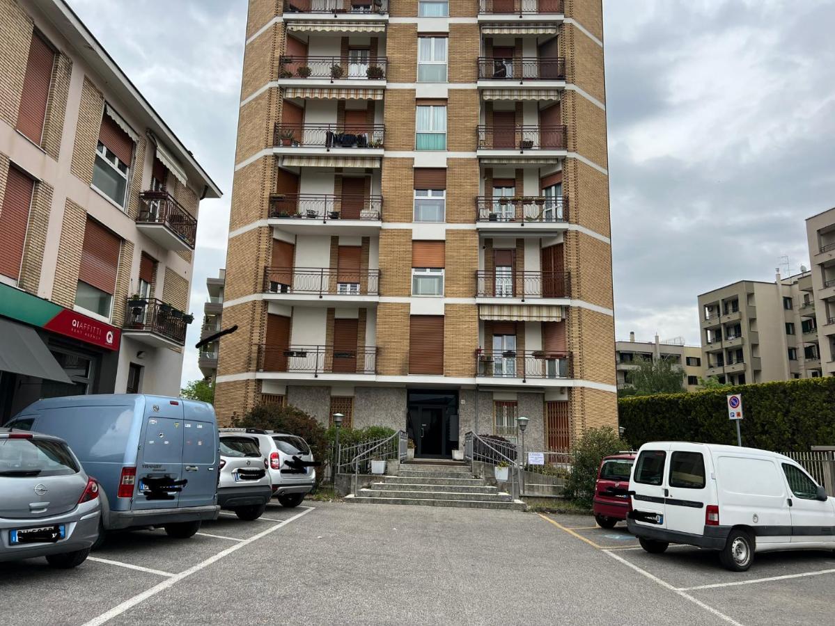 Rosanna House - Vedano Al Lambro Villa Monza Bagian luar foto